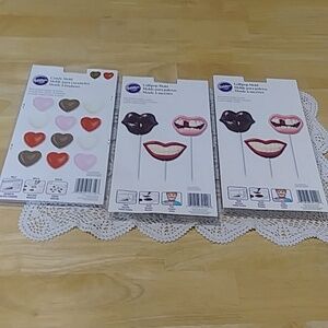 Wilton Candy Molds - Funny mouth shapes for Hallowweb + Valentine Hearts